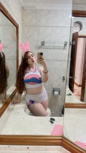 lizy_portmanのLola Bunnyの枚の写真