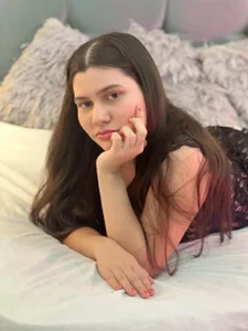 ariana_d20 first model photo slika