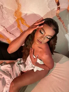 YOUR APHRODITA 💘 de kris_kane1  5 Imagens