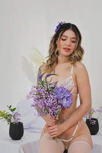 ViolettHansson Garden of Intimacy 🌷 Immagine  5