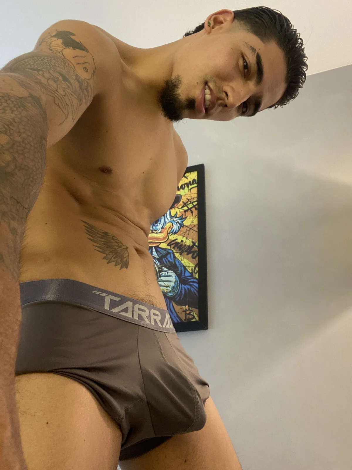 ภาพที่กำลังนิยมของ SimonNessman  2035