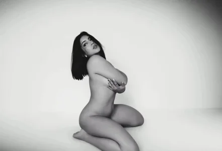 Nicolegh_ Public Pic 9