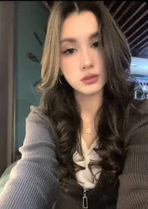 EllensWhite Public Pic 2