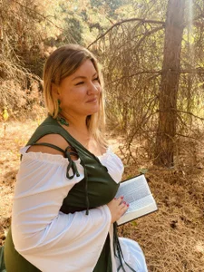 NikaSkylinkI'm a witch at heart...图片 7