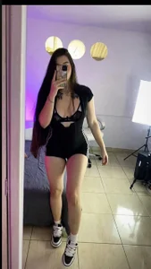 Charlotte_Olsen_ Public Pic 4