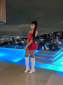 RED ❤️‍🔥 de Serena_Wilde  8 Imagens
