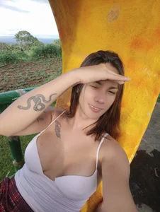 RhondaFlirtyDOM NAUGHTY QUEEN Pic 2