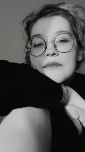 Colleen_Blake Public Hình 3