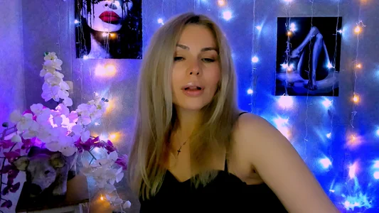 LoraBoyar my room Pic 8