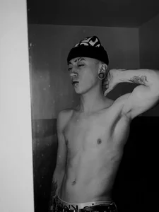 __Yoshuaa Public Pic 4