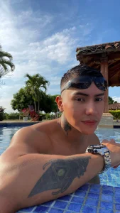 ภาพนู้ด XXX ของ KeyBrandon 5 รูป
