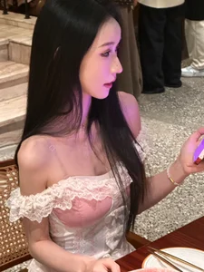 小鱼 de onlylove-007  5 Imagens