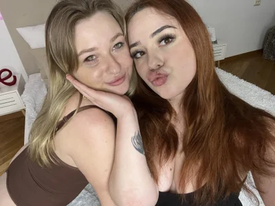 Hottie_miaa Selfie with Vlada, my sweet girl🥰🥰 Pic 4
