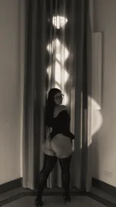 Zoe_mendezz Black and White 사진 3