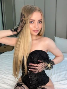 Your sweet de minimolly  3 photos