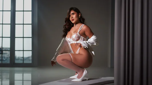 SophieWolkman White Fantasy 🤍 Foto 4