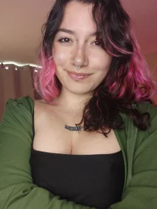 _zephyr_ Green look beautiful with pink ♥️ Pic 3