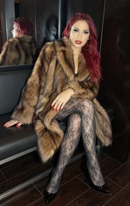 AndreaPink2024のWearing Coatsの枚の写真