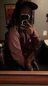 curvyuncut Public Pic