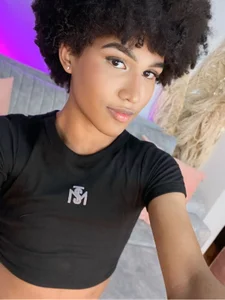 NaomiSaenz_ Public slika 4