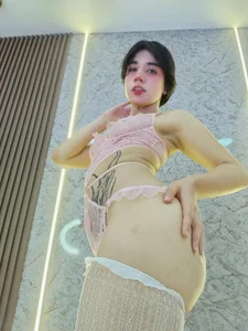 adara_grayI love the color pink, it's my favorite Bild