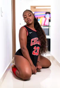 Niyirey1 sporty sexy woman Pic