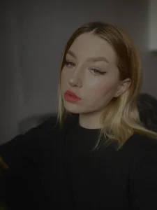 _MayaMoon_ Public Pic 2