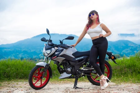 Piafisher1 🏍️🔥 Queen of the Road 🔥🏍️ Foto 3