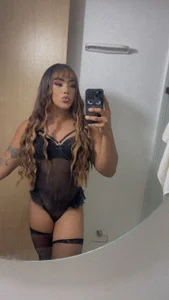 valens_horny27 girl in black Bilde