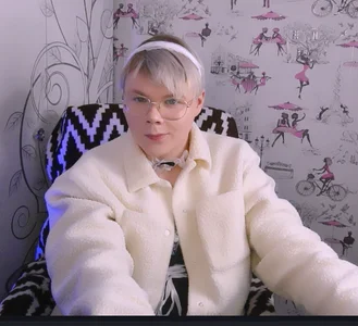 Elite maid de Brian_Mils  2 Imagens