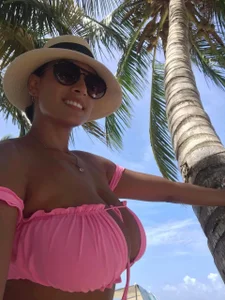 Lena-Williamss Tropical Heat🌴☀️💖 Εικόνα