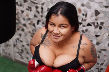 🥊🔥 Bold curves, fierce attitude, total knockout.
