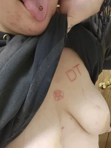 MacabreMommy The Freshly Cut Slut Pic