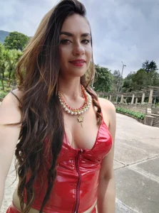 TherezaLarson Public 圖片