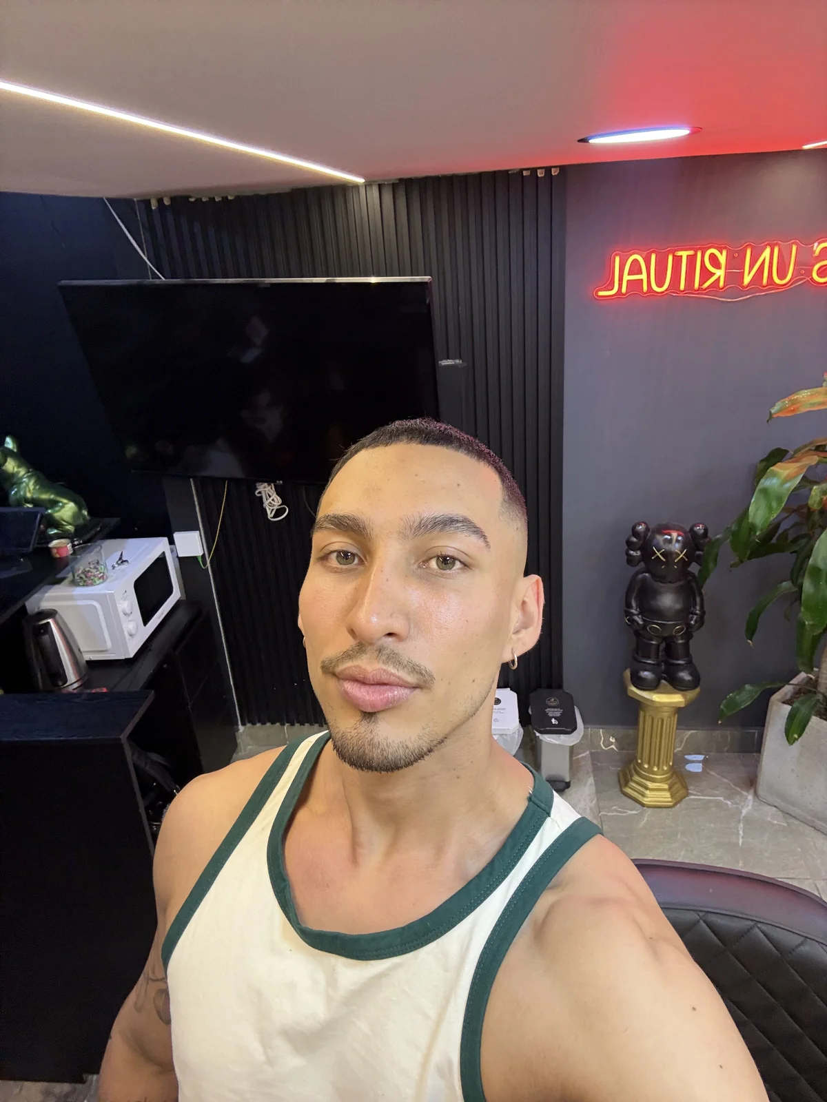DavidC_ 님의 트렌드 중인 사진  6145개