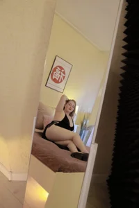 BLACK DRESS WITHOUT LINGERIE de Kitty_Rest_ Foto 9