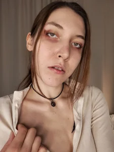 ClariceWellen horny vibe) Pic 5