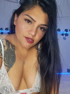 Laura-hotdirtyのof whiteの枚の写真