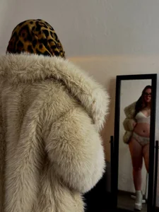 Elizabeth_Walsonnew look?图片 2