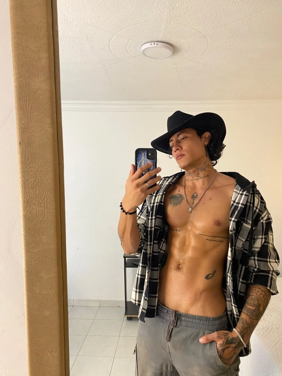Damian_romanoff_ immagine di tendenza 2600