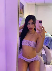 celine_golden1 a little more of me 😳🥰 Foto 4