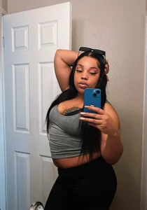 Yonniiii Public Pic 4
