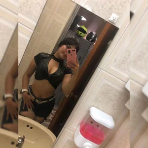 Danny-Arango Public Billede 5