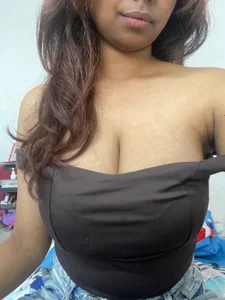 Cumm in my deep clevage ♥️ de hot_mistress_  Imagens