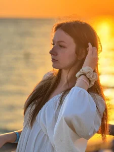 SilverGalenのSun, sea, beach, and a hot girl—what else do you need in life?の 2枚の写真