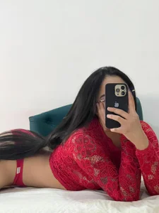 alicia_bond Public Pic 2