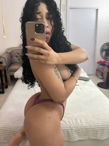 sally_rosses Had you seen such a sexy girl before in front of a mirror? 🥴 Kuva 2