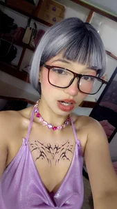 real baddie 🎇📸🖤 de evie_cloud  6 photos