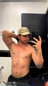 Christopher_morgan_ Public 사진