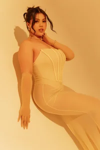 CandaseRussell The elegance of desire in its most intimate form Gambar 3